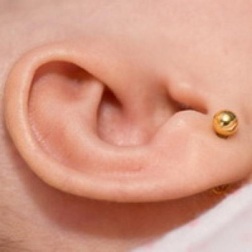 Когда можно одевать золотые серьги после прокола.