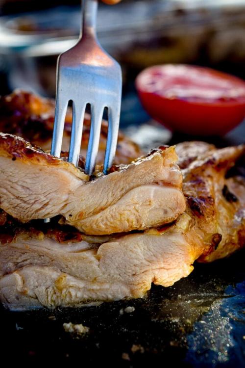 Как можно сделать куриный шашлык без кожи более полезным. Сколько по времени мариновать куриное бедро без кости?