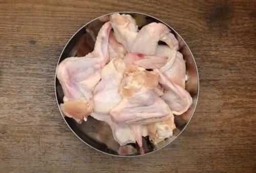 Хрустящие крылышки на мангале. Куриные крылышки на мангале — рецепты маринада