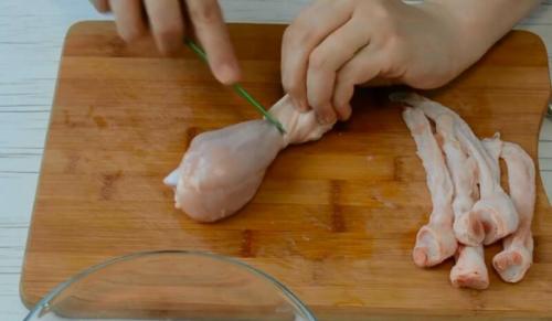 Как замариновать куриные ножки для духовки. Куриные ножки в духовке с хрустящей корочкой — 13 рецептов вкусных запеченных голеней